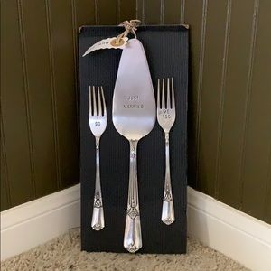 Mud Pie "I Do" Wedding Cake Server Set